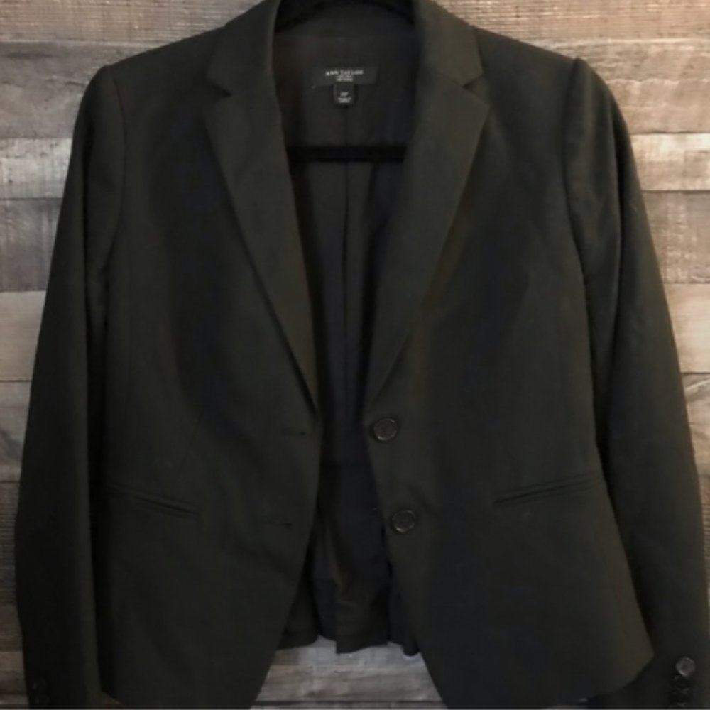 *Like New* Ann Taylor blazer